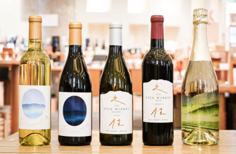 KUJU WINERY × KORVVAワインラベルの写真